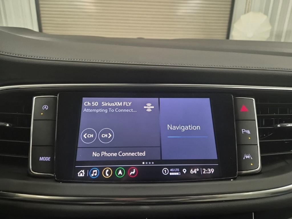 Used 2024 Buick Enclave Avenir w/ Avenir Technology Package image 31