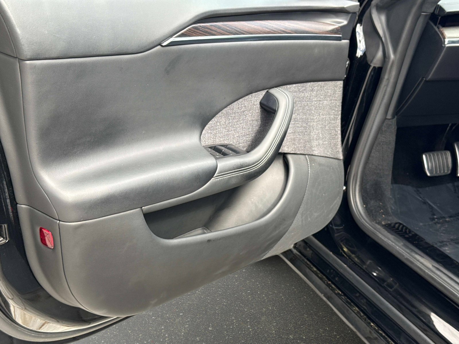 Used 2023 Tesla Model S image 34