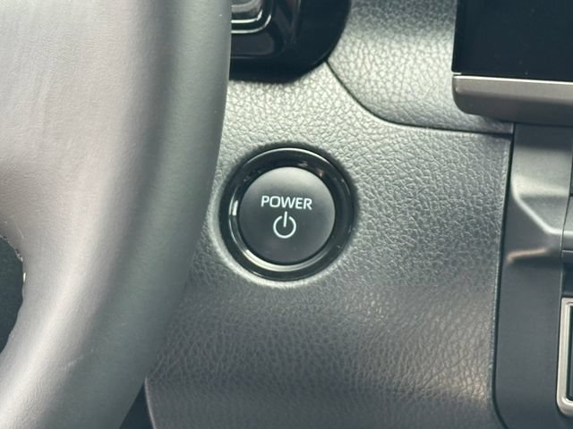 Used 2025 Toyota Camry SE FWD image 25