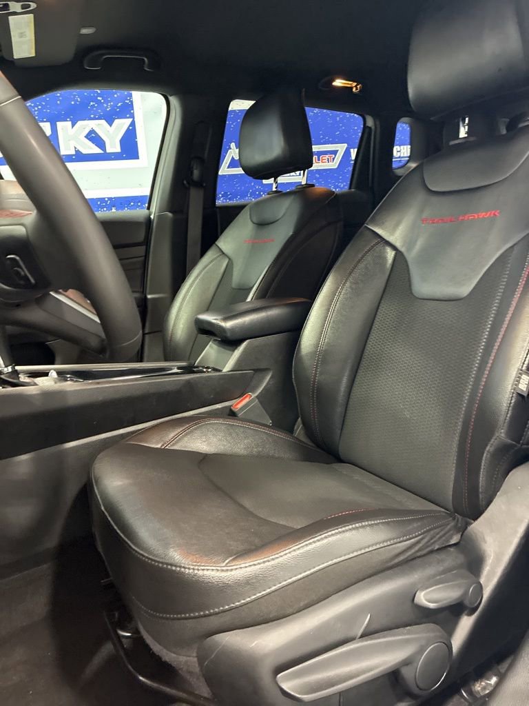 Used 2024 Jeep Compass Trailhawk AWD/4WD image 16