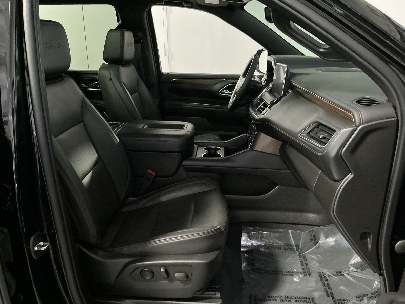 Used 2023 Chevrolet Tahoe High Country AWD/4WD image 28