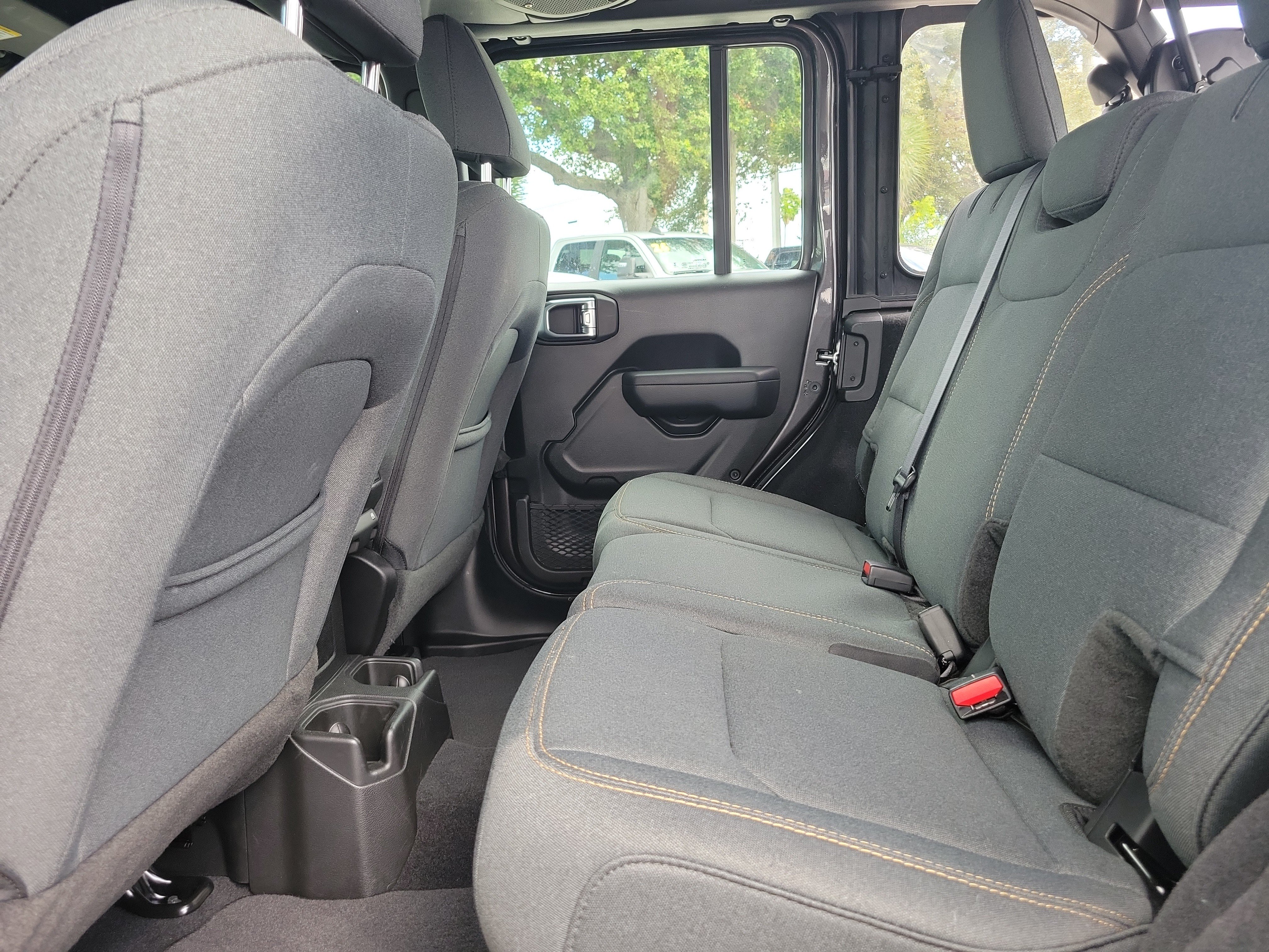Used 2025 Jeep Wrangler Unlimited Sport AWD/4WD image 7