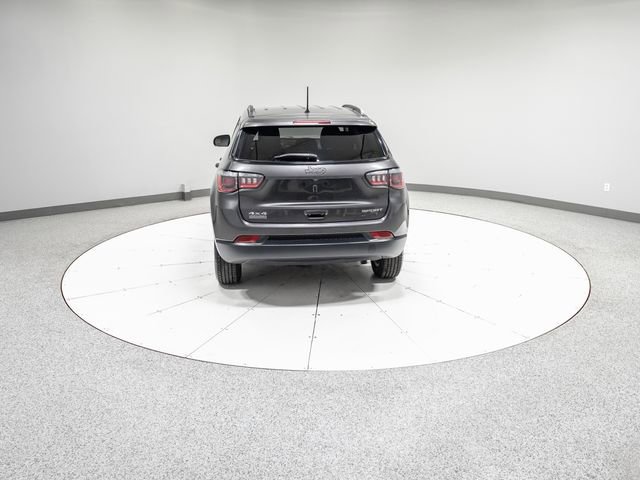 Used 2018 Jeep Compass Sport AWD/4WD image 30