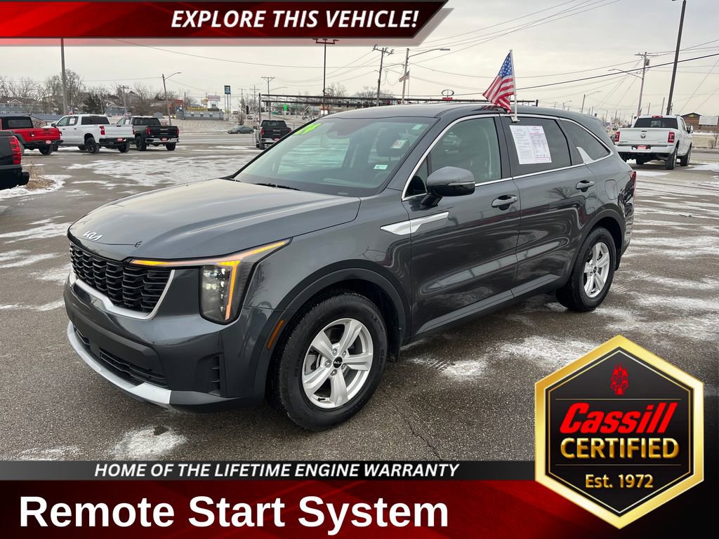 Used 2024 Kia Sorento LX image 1