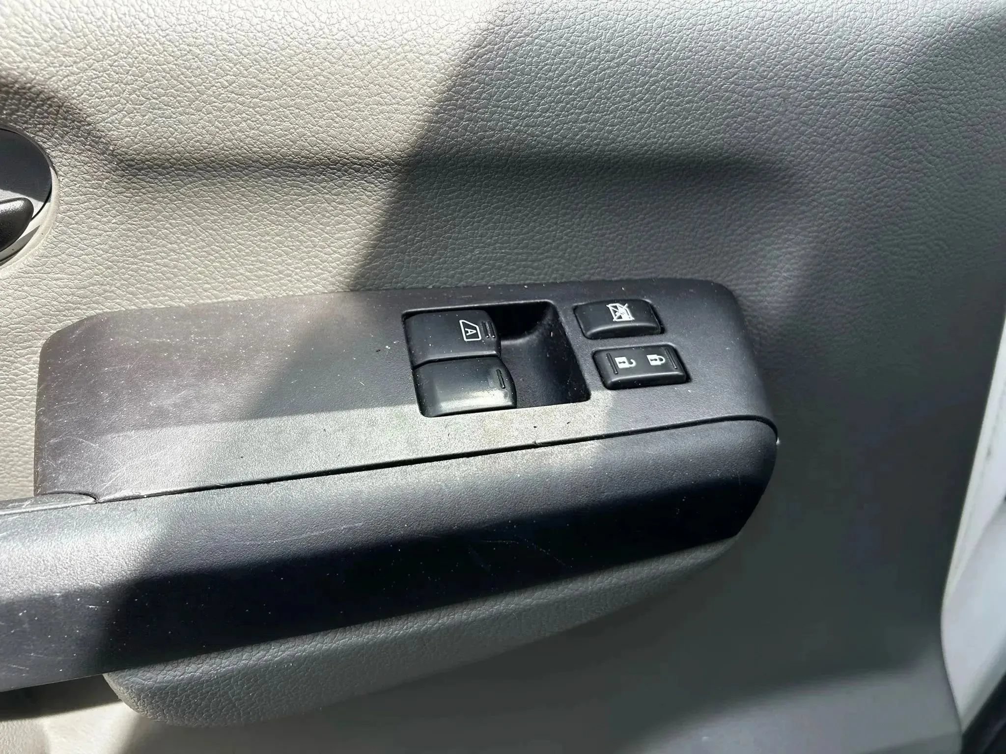 Used 2016 Nissan NV 2500 S w/ Power Package RWD image 18