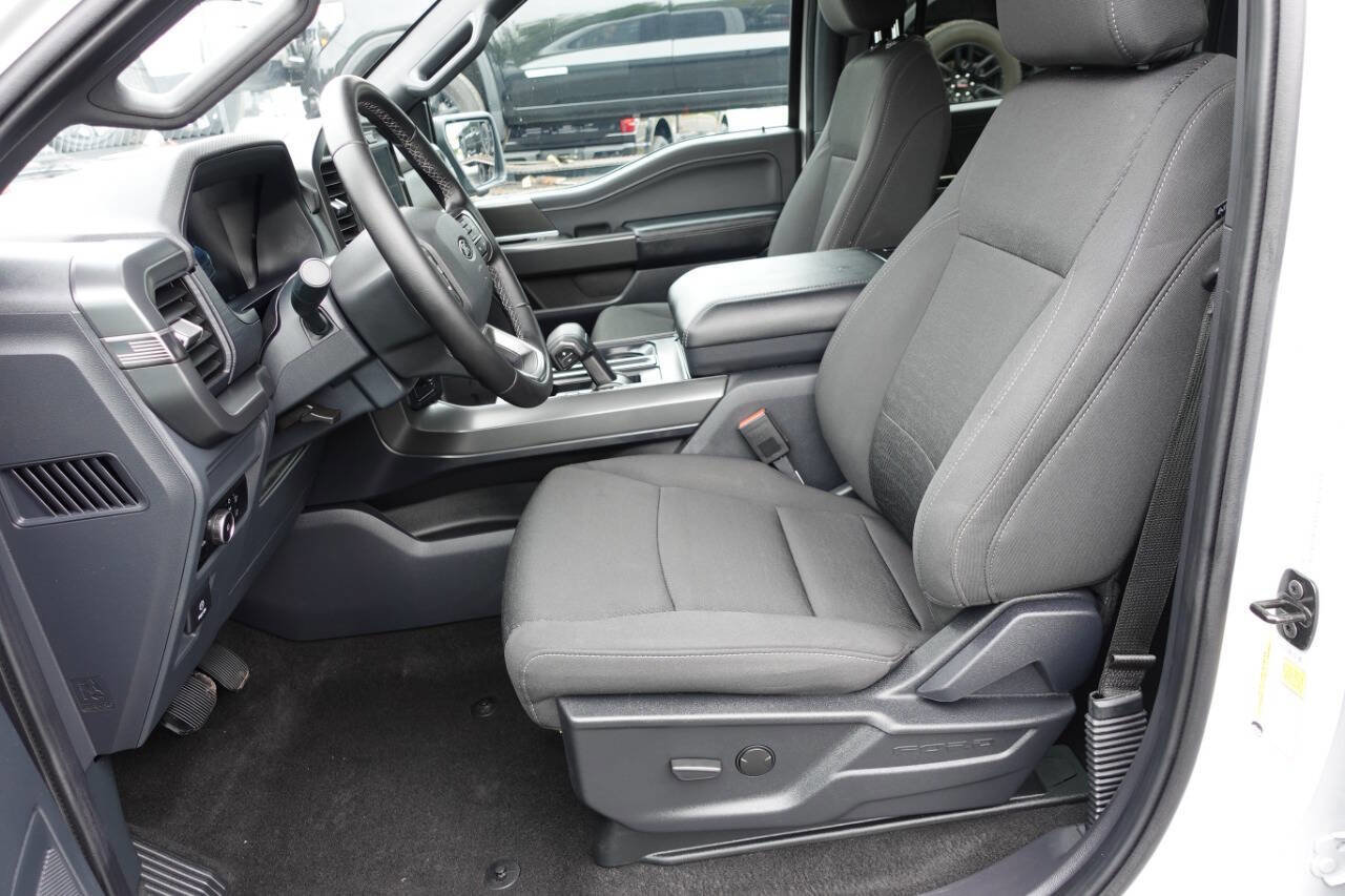 Used 2024 Ford F150 XLT w/ XLT Black Appearance Package AWD/4WD image 18