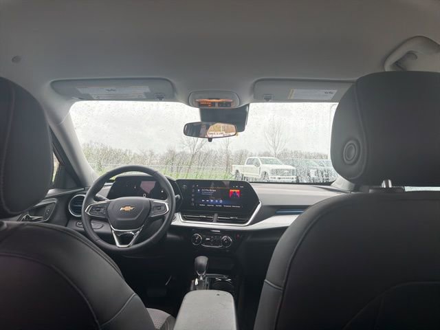 Used 2024 Chevrolet Trax LT w/ LT Convenience Package image 14