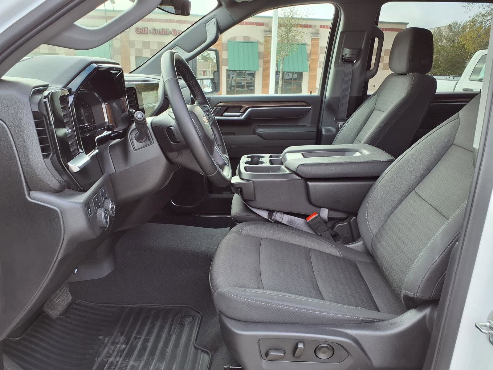 Used 2025 Chevrolet Silverado 2500 LT w/ Convenience Package image 17