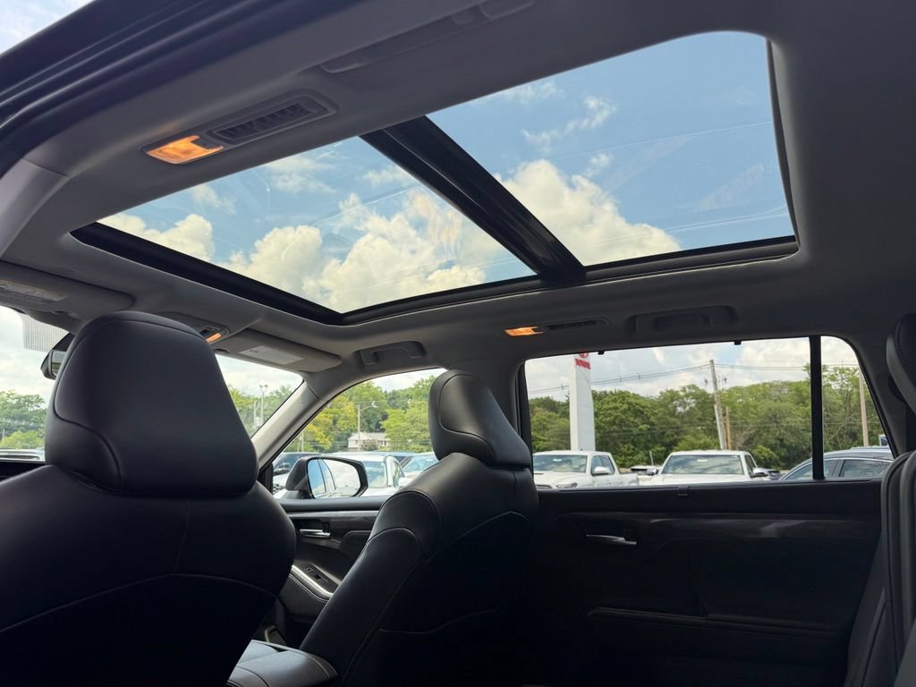 Used 2020 Toyota Highlander Platinum AWD/4WD image 12