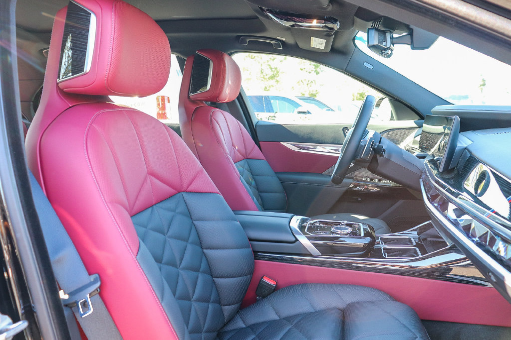 Certified 2026 BMW 740i RWD image 16