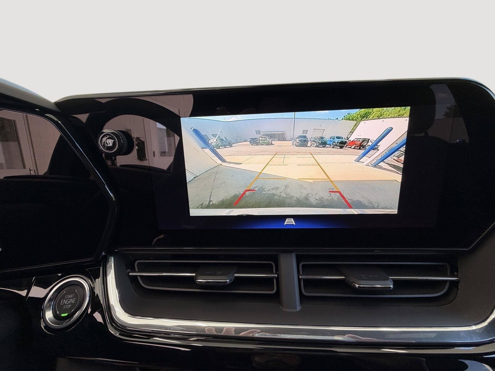 New 2026 Chevrolet Trax RS w/ Sunroof Package FWD image 16
