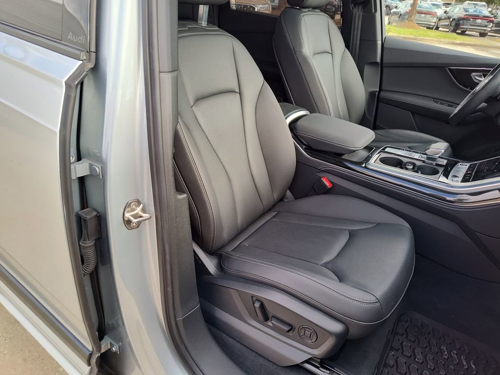 Used 2025 Audi Q7 3.0T Premium Plus w/ Premium Plus Package image 33