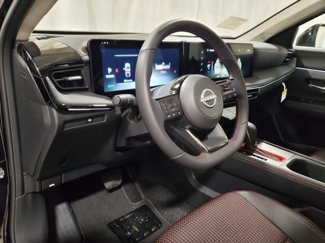 Used 2025 Nissan Kicks SR AWD/4WD image 16