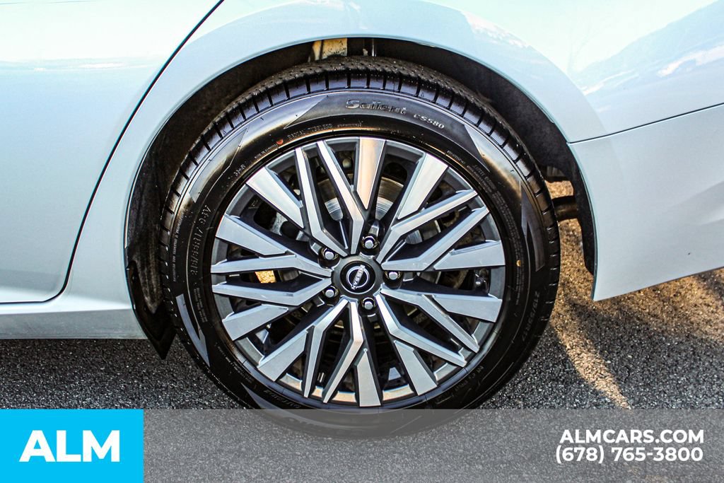 Used 2024 Nissan Altima 2.5 SV FWD image 16