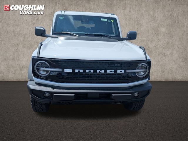 New 2026 Ford Bronco Outer Banks w/ Black Appearance Package AWD/4WD image 2