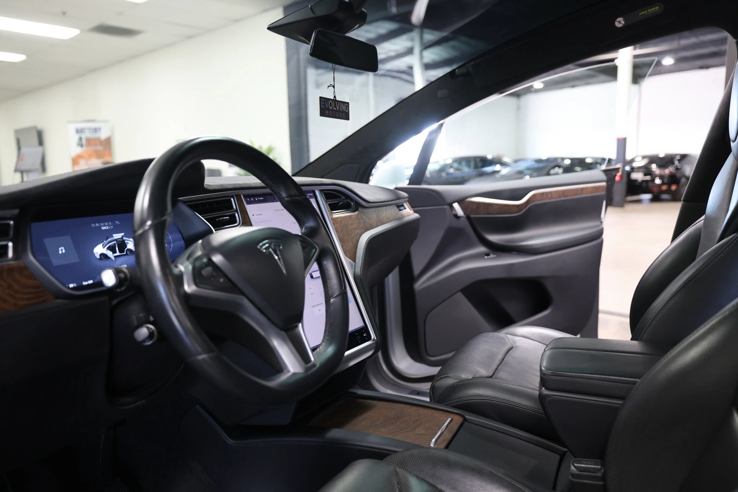 Used 2017 Tesla Model X 90D AWD/4WD image 31