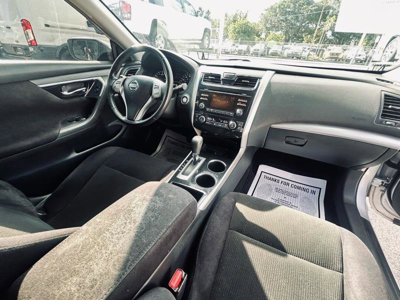 Used 2013 Nissan Altima 2.5 SV FWD image 16