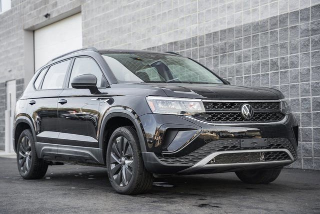 Used 2024 Volkswagen Taos S w/ MDO Package image 2