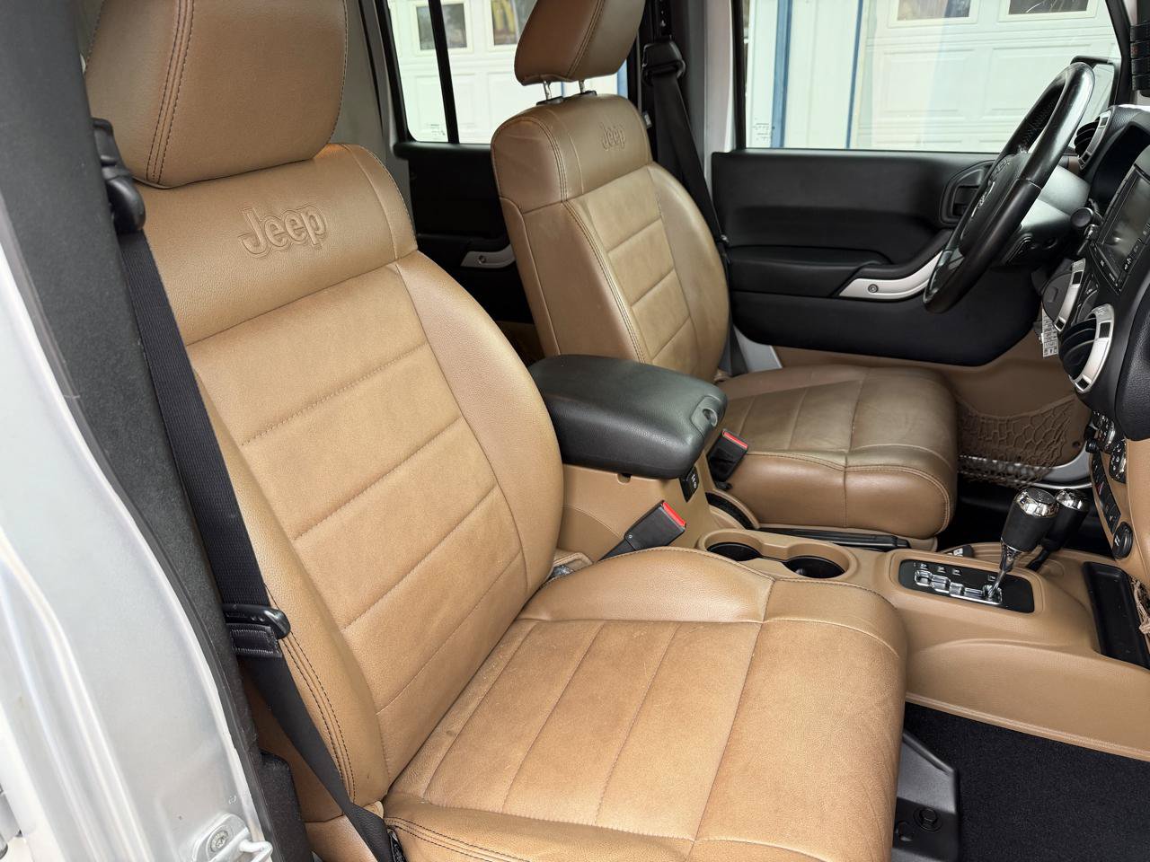 Used 2012 Jeep Wrangler Unlimited Sahara w/ Dual Top Group AWD/4WD image 19