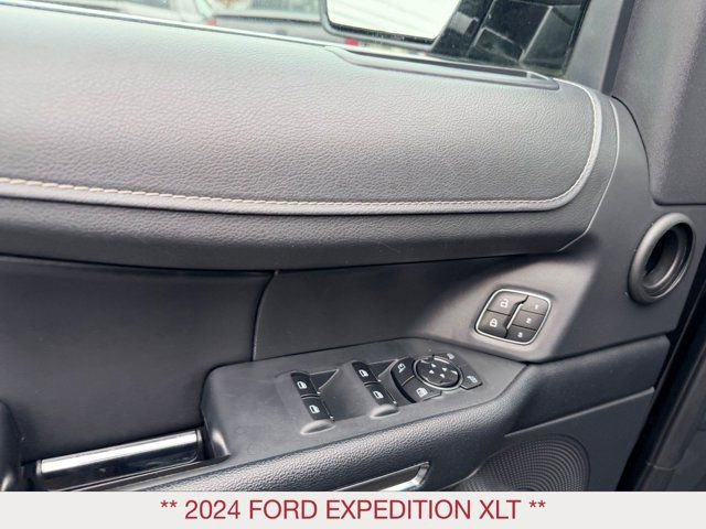 Used 2024 Ford Expedition XLT image 21