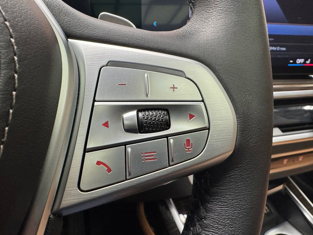 Certified 2025 BMW X7 xDrive40i w/ Executive Package image 22