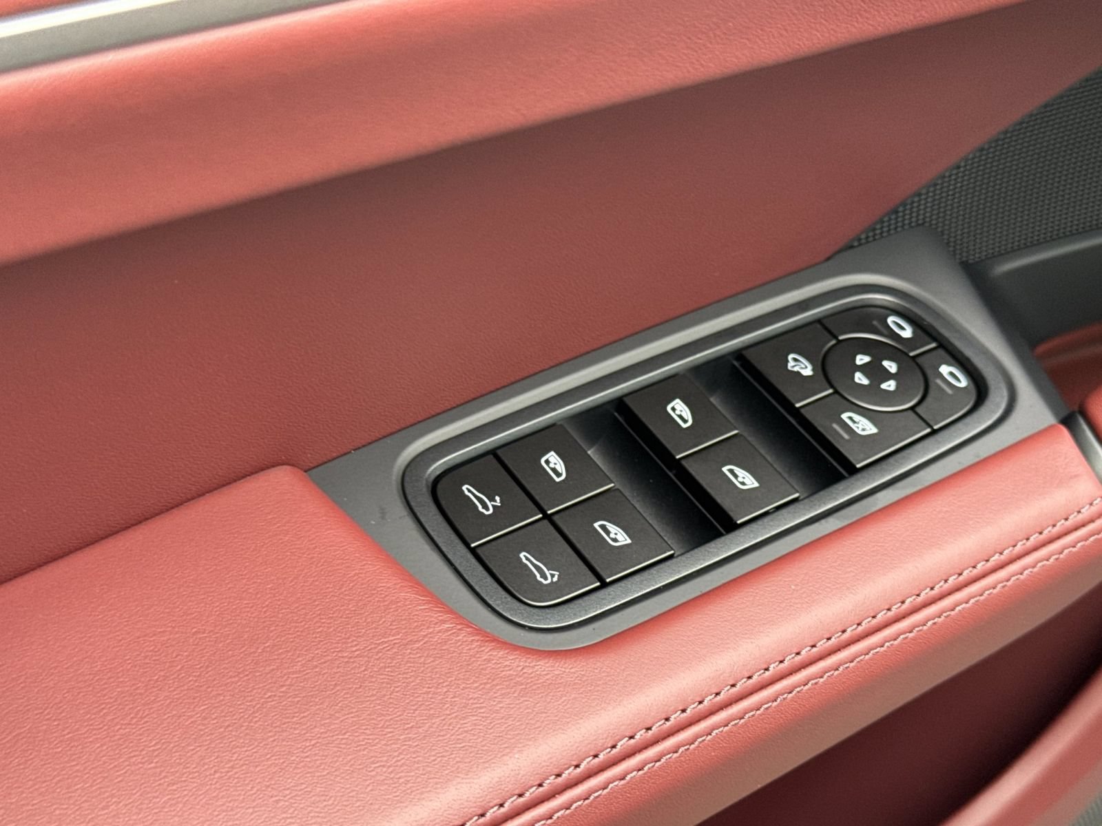 New 2026 Porsche Cayenne S AWD/4WD image 13