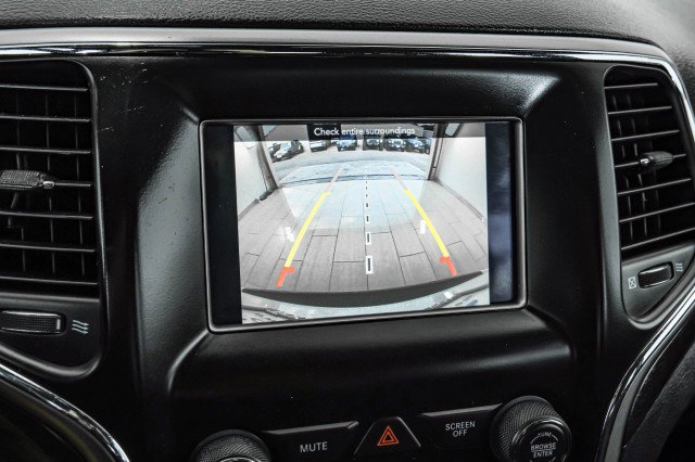 Used 2018 Jeep Grand Cherokee Laredo image 21