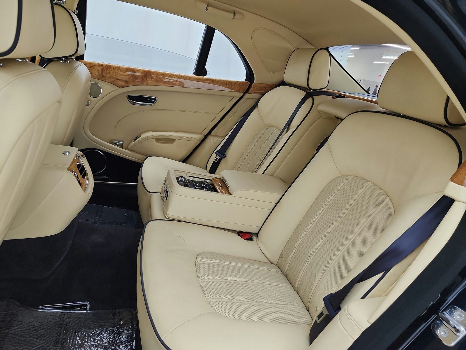Used 2012 Bentley Mulsanne RWD image 14