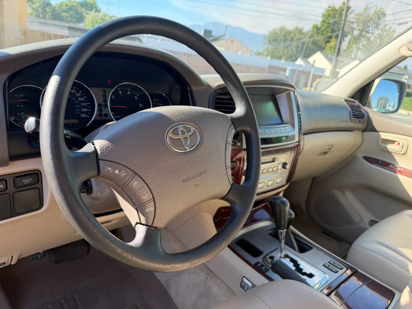 Used 2004 Toyota Land Cruiser w/ Convenience Pkg AWD/4WD image 11