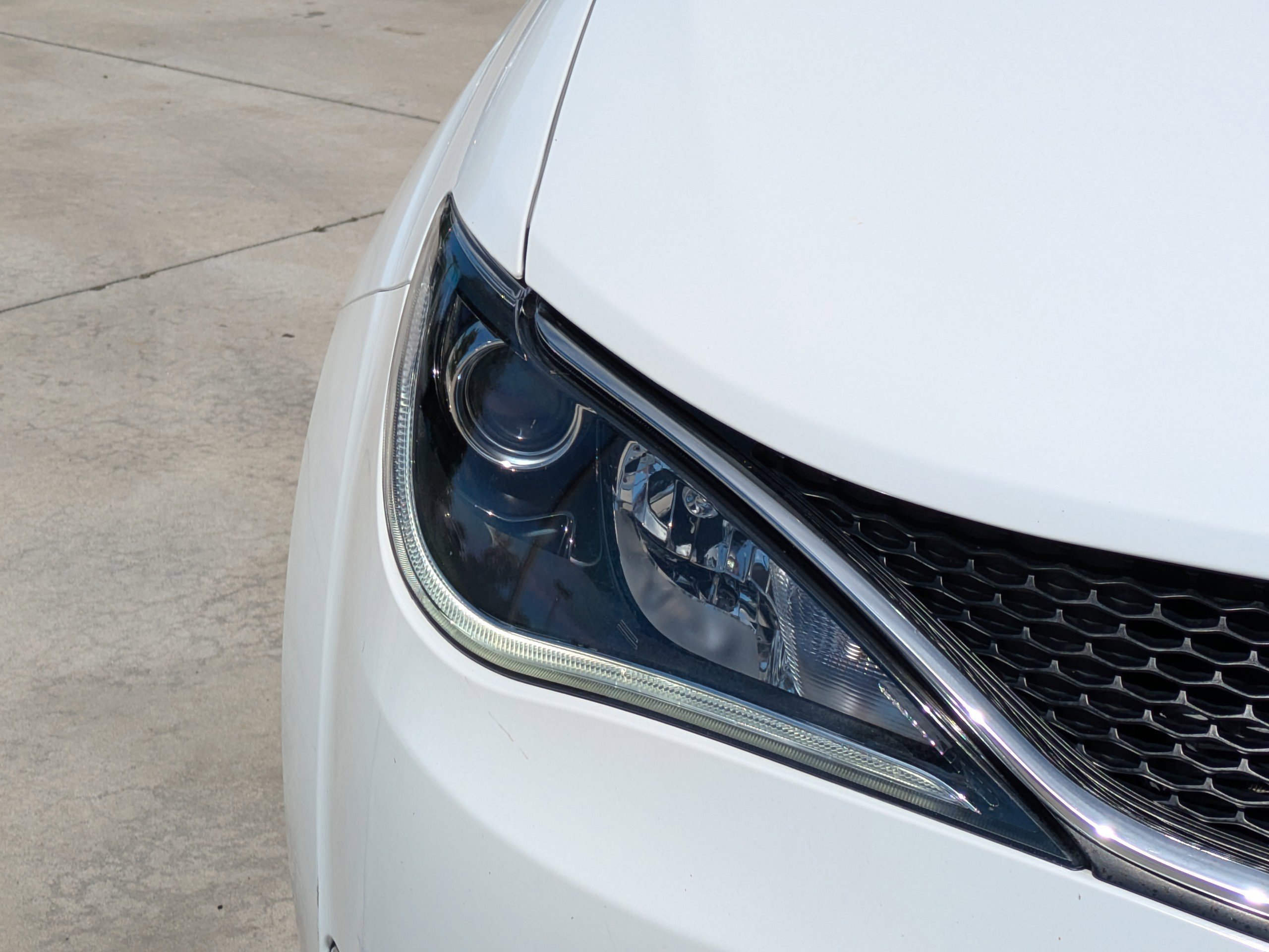 Used 2019 Chrysler Pacifica Limited w/ Advanced Safetytec Group image 7