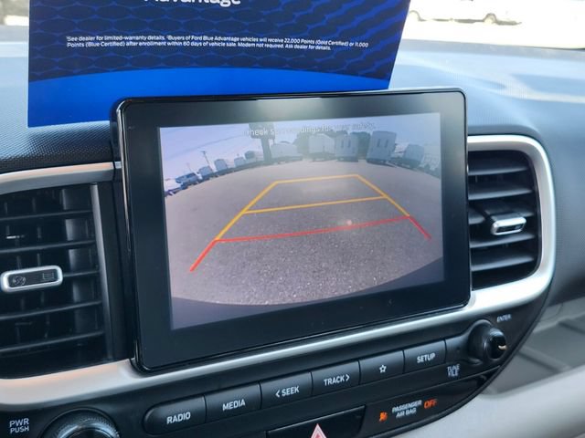 Used 2022 Hyundai Venue SEL FWD image 22