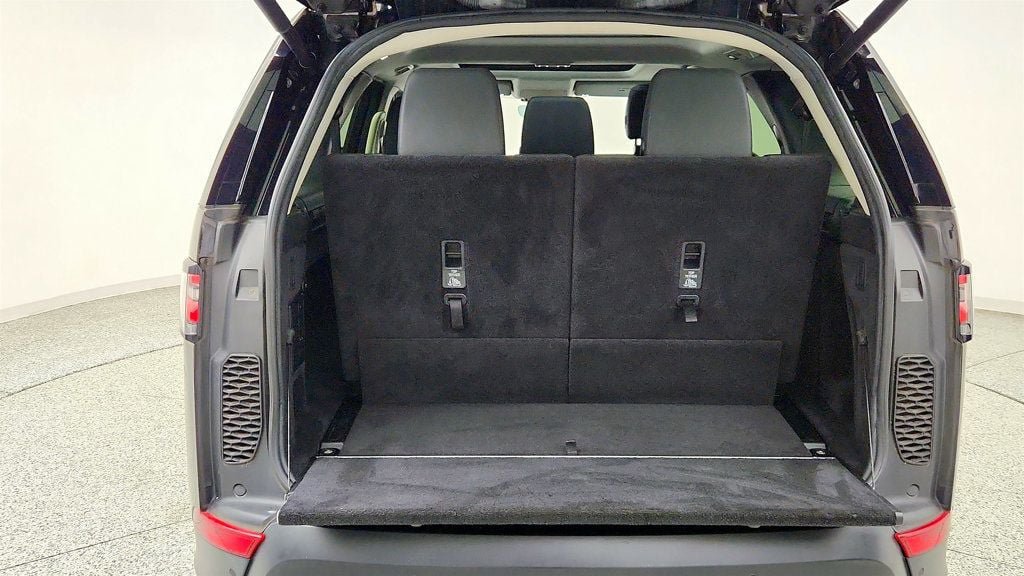 Used 2018 Land Rover Discovery HSE AWD/4WD image 23