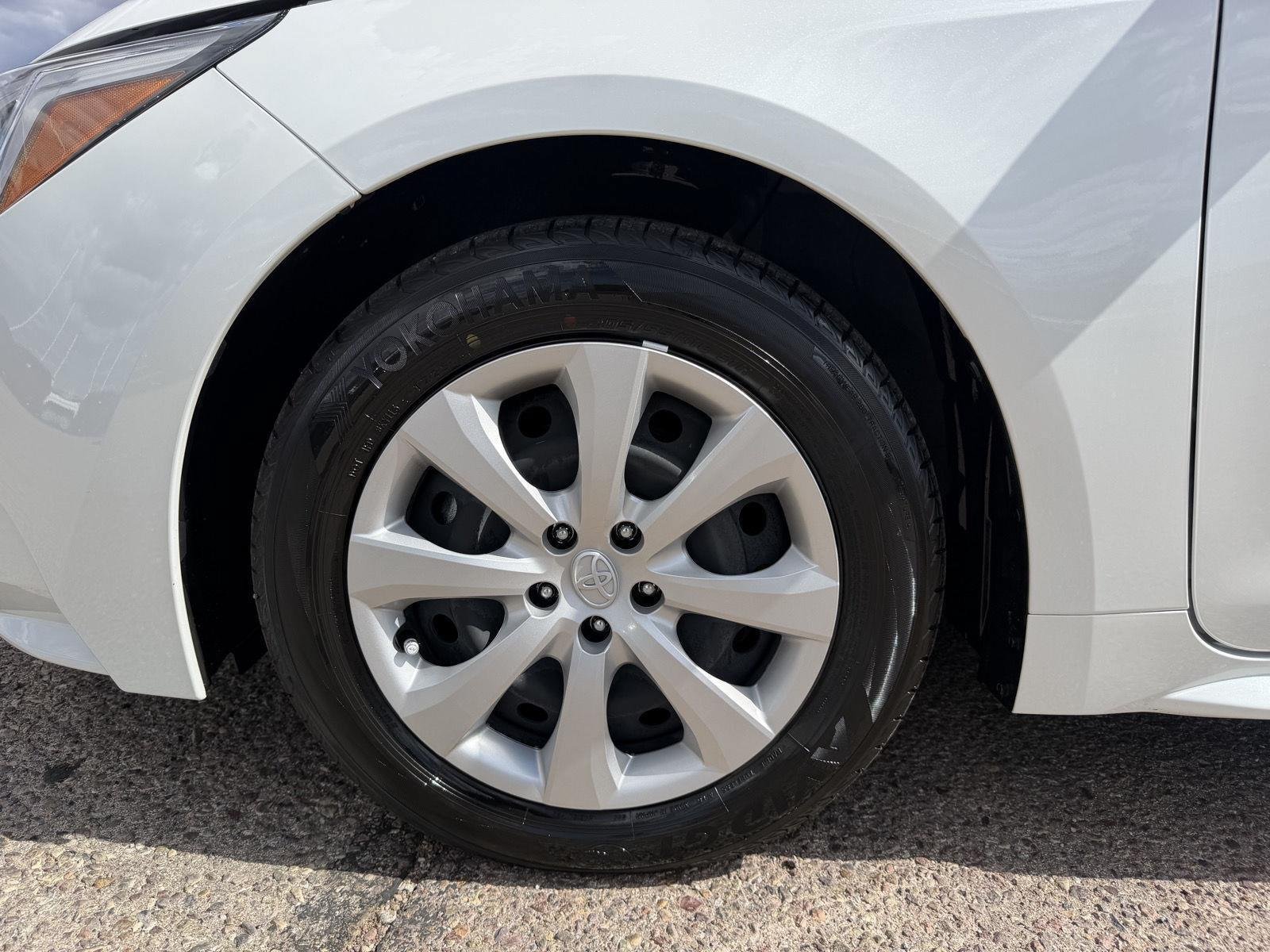 Used 2025 Toyota Corolla LE FWD image 37