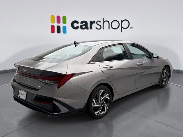 Used 2024 Hyundai Elantra Limited image 5