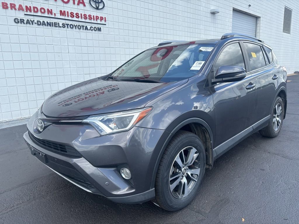 Used 2017 Toyota RAV4 XLE FWD image 1