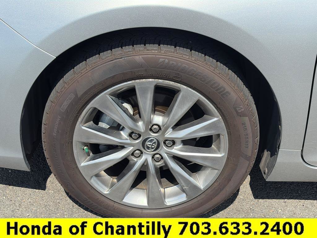 Used 2016 Toyota Camry XLE w/ Moonroof Package FWD image 30
