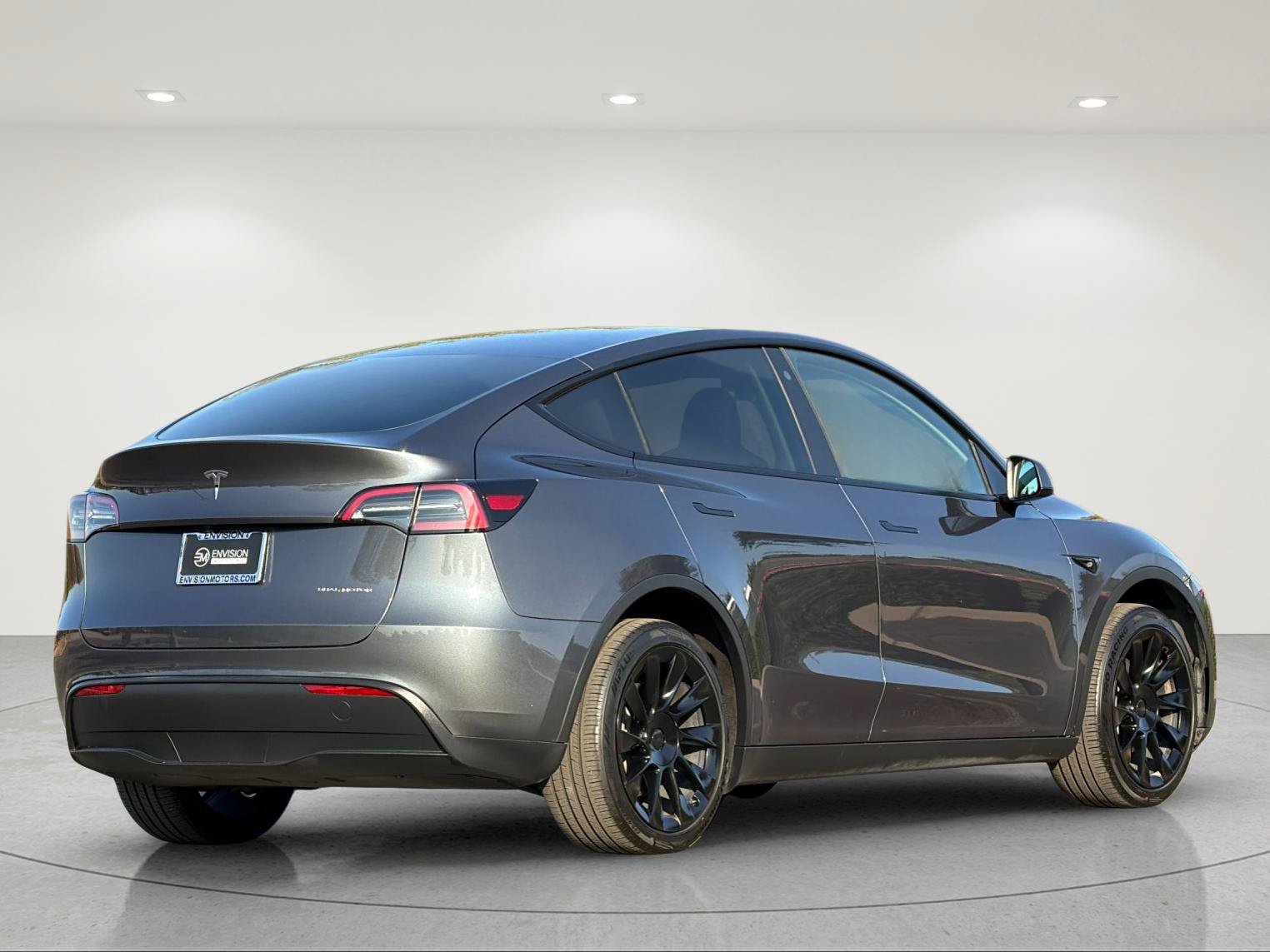 Used 2023 Tesla Model Y Long Range AWD/4WD image 5