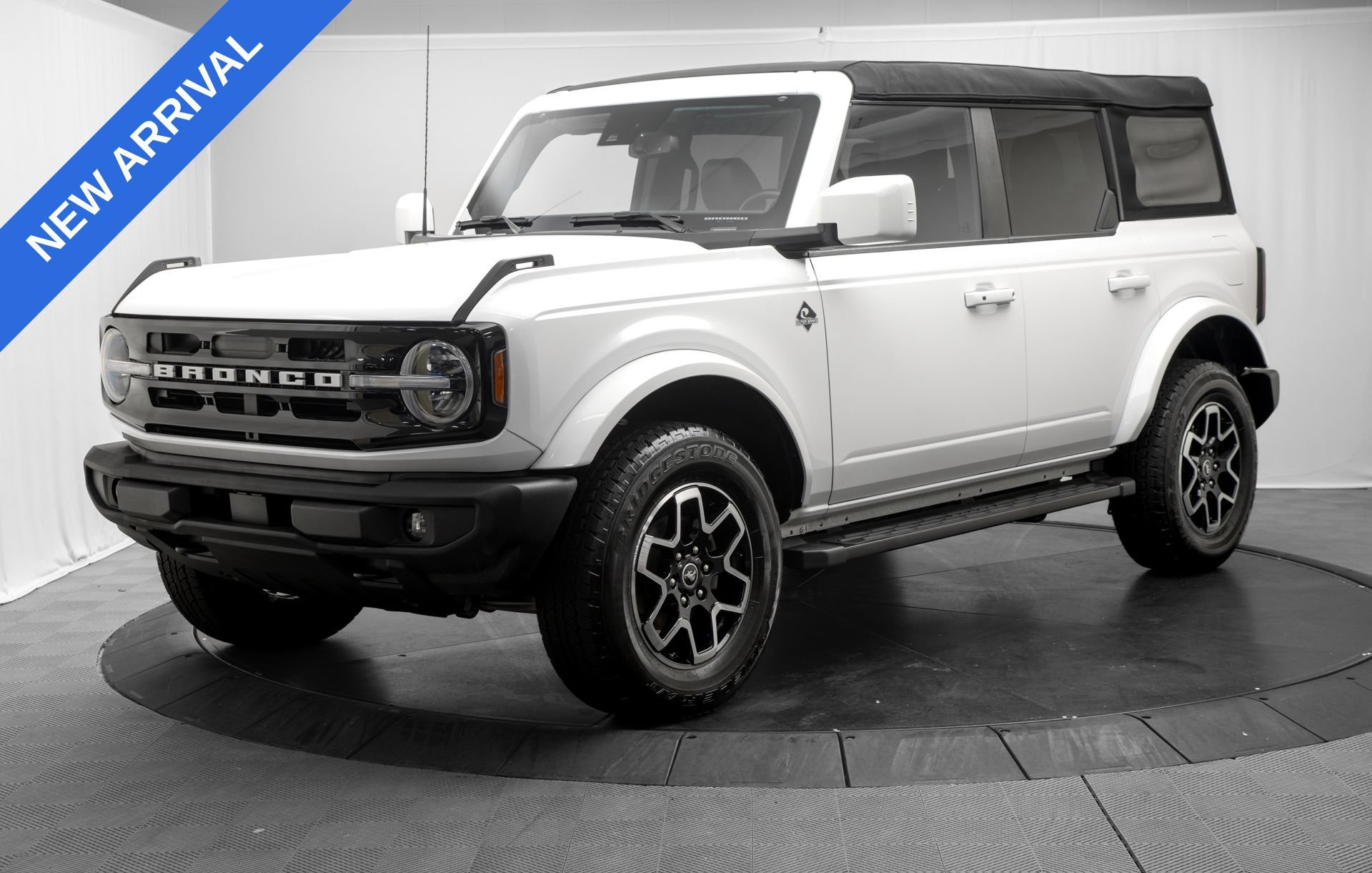 Used 2024 Ford Bronco Outer Banks AWD/4WD image 3