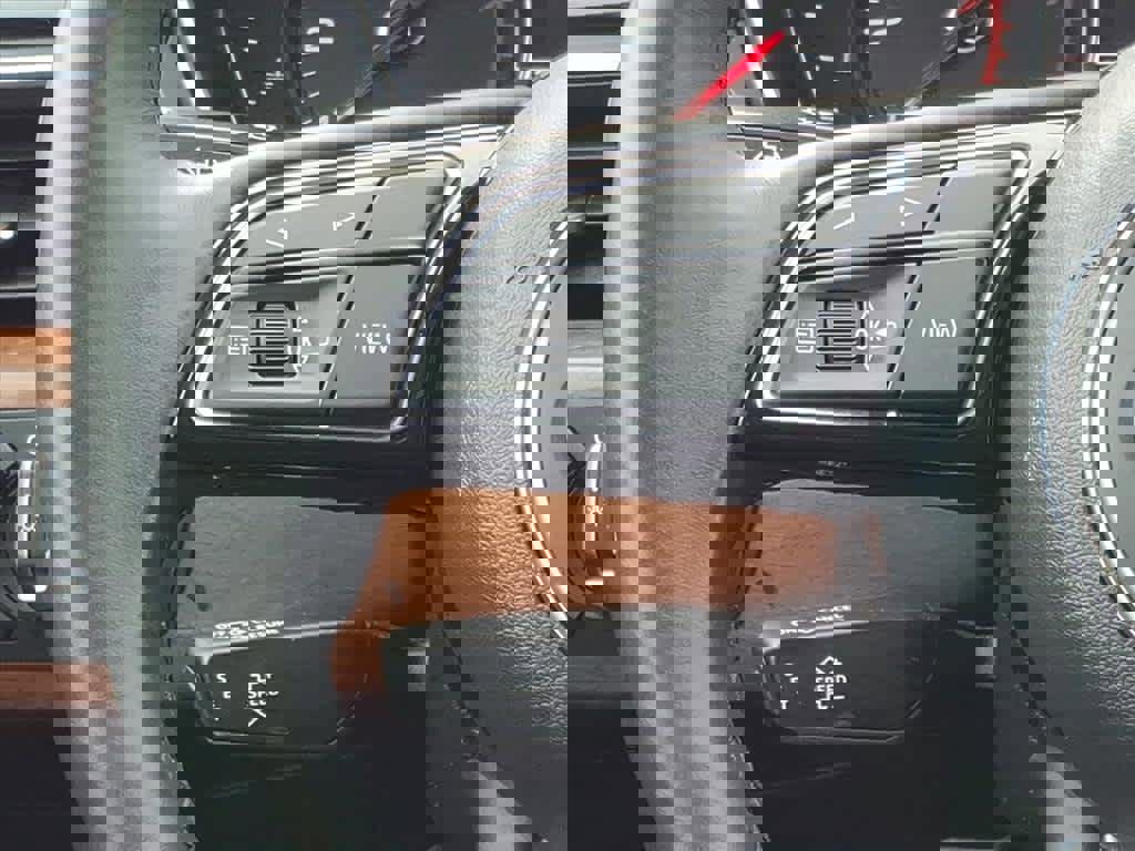 Used 2021 Audi A4 2.0T Premium w/ Convenience Package image 9