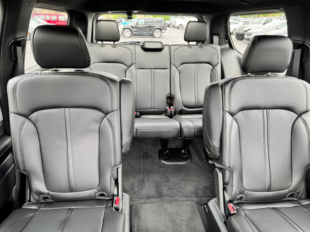 New 2026 Jeep Grand Wagoneer 4WD image 14