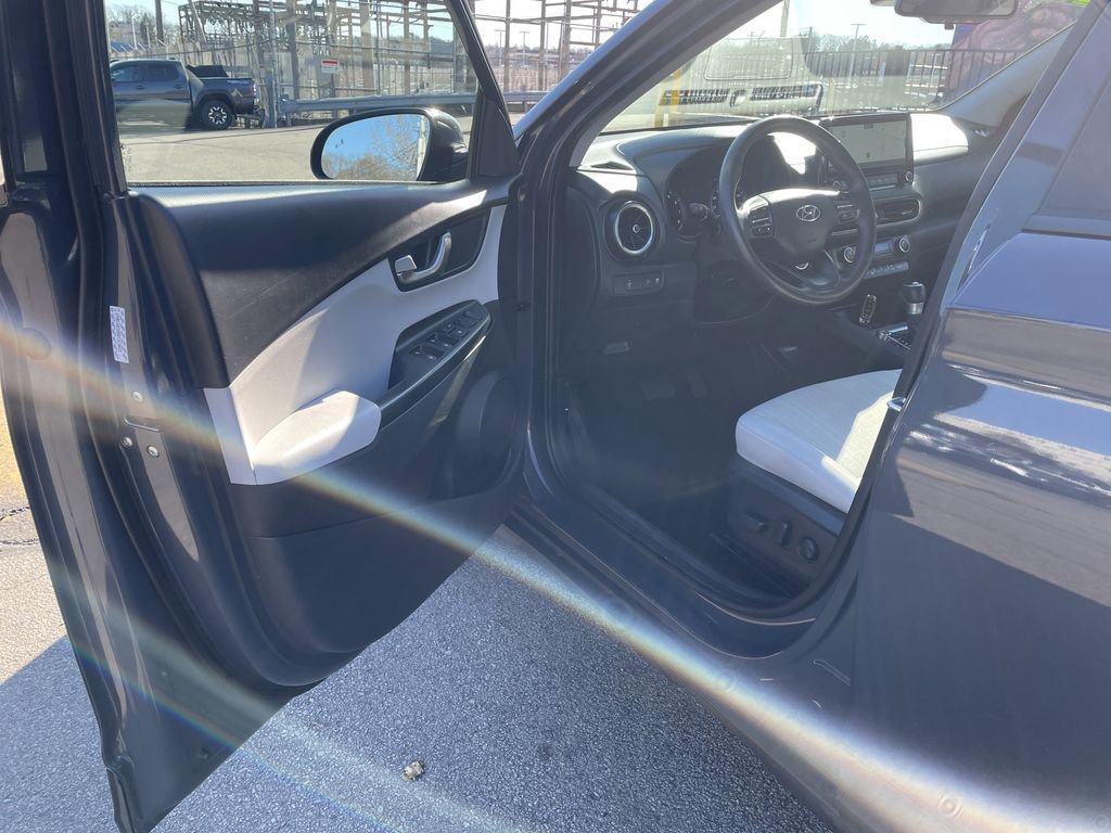 Used 2023 Hyundai Kona SEL w/ Convenience Package AWD/4WD image 14