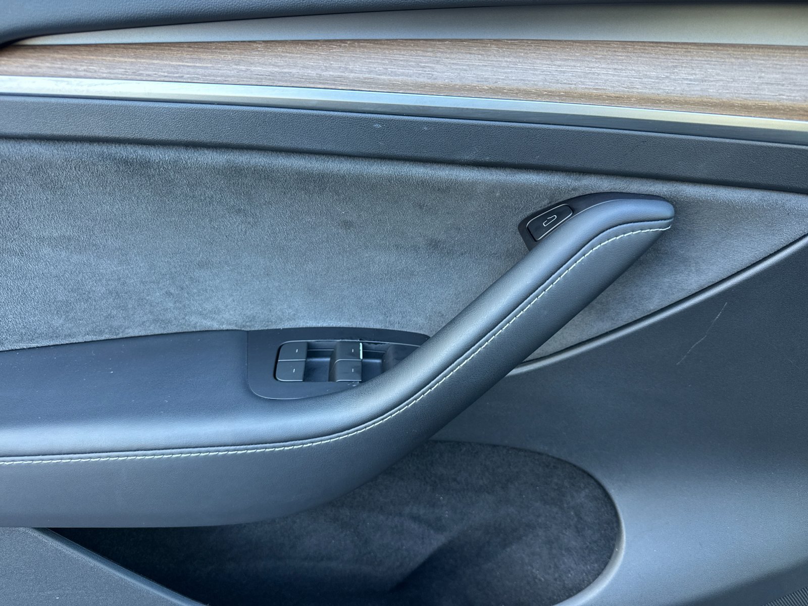 Used 2023 Tesla Model Y 2WD image 11