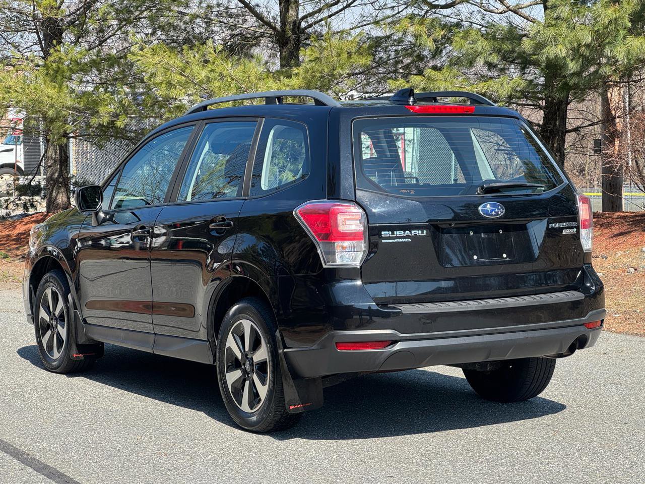 Used 2017 Subaru Forester 2.5i w/ Alloy Wheel Package AWD/4WD image 4