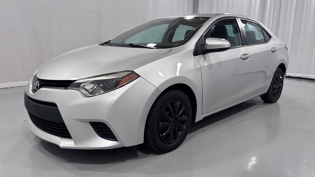 Used 2015 Toyota Corolla L FWD image 1