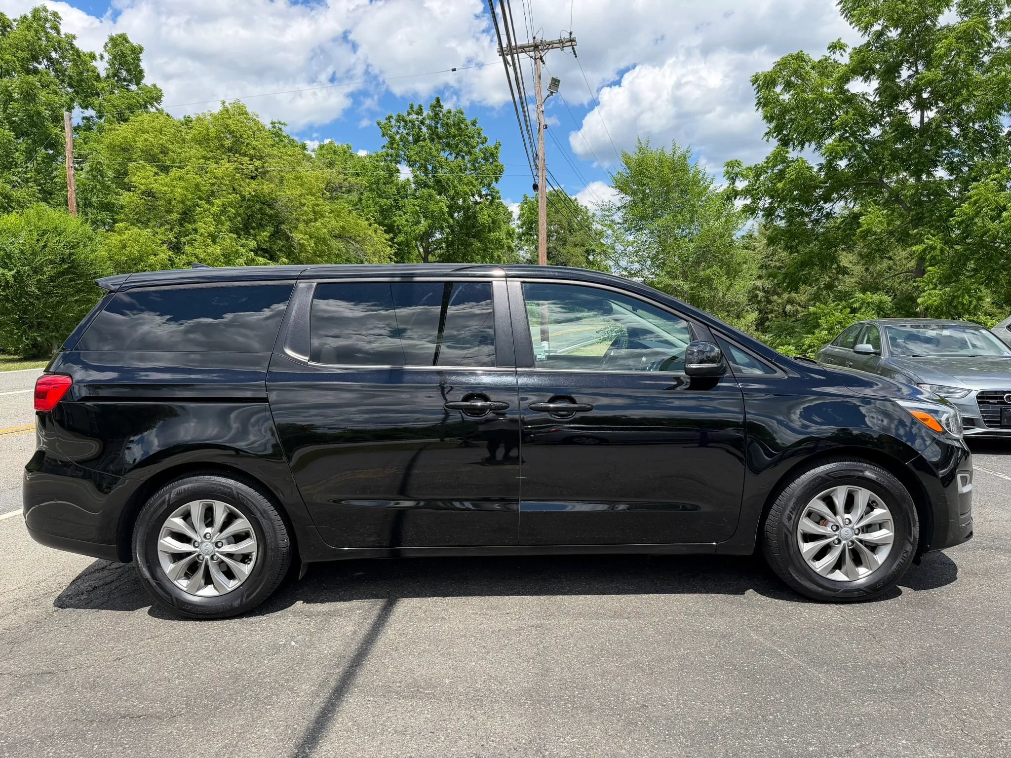 Used 2019 Kia Sedona LX FWD image 8