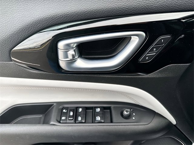 Used 2024 Jeep Compass Limited w/ Elite Group image 15