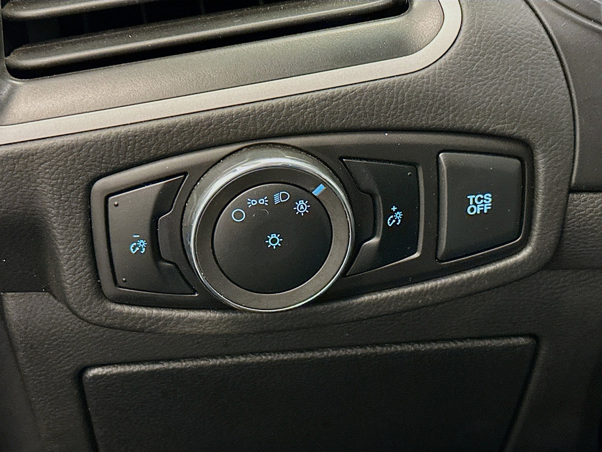 Used 2024 Ford Edge SEL image 17