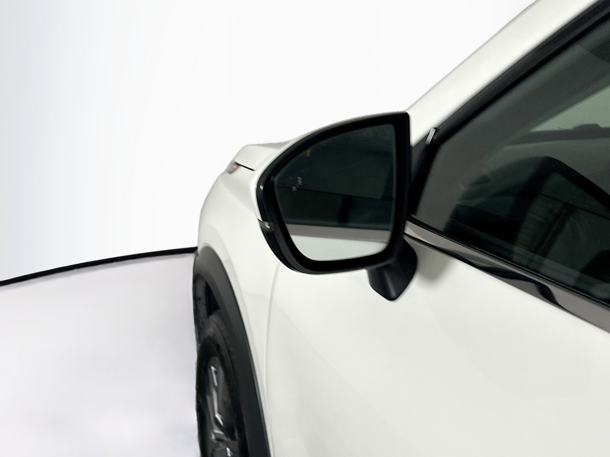 Used 2025 Nissan Pathfinder SV image 16