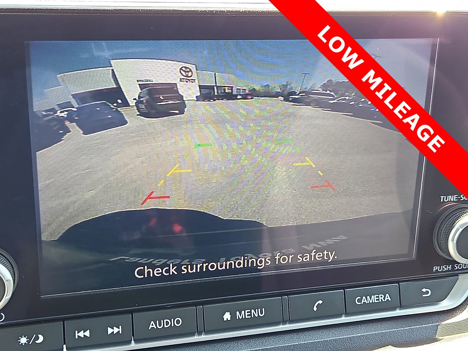 Used 2023 Nissan Rogue S image 17