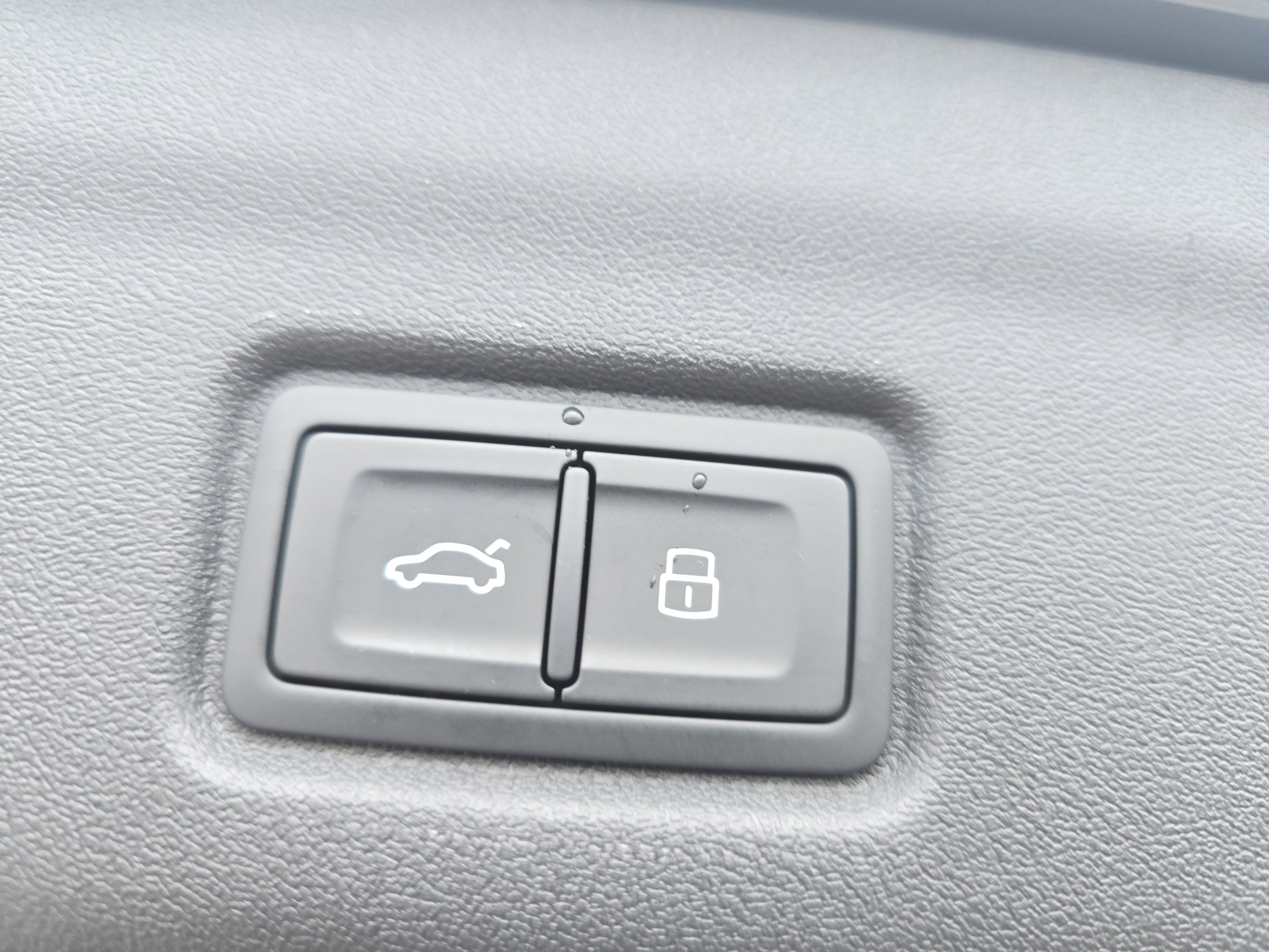 New 2025 Audi Q6 e-tron Premium Plus image 13